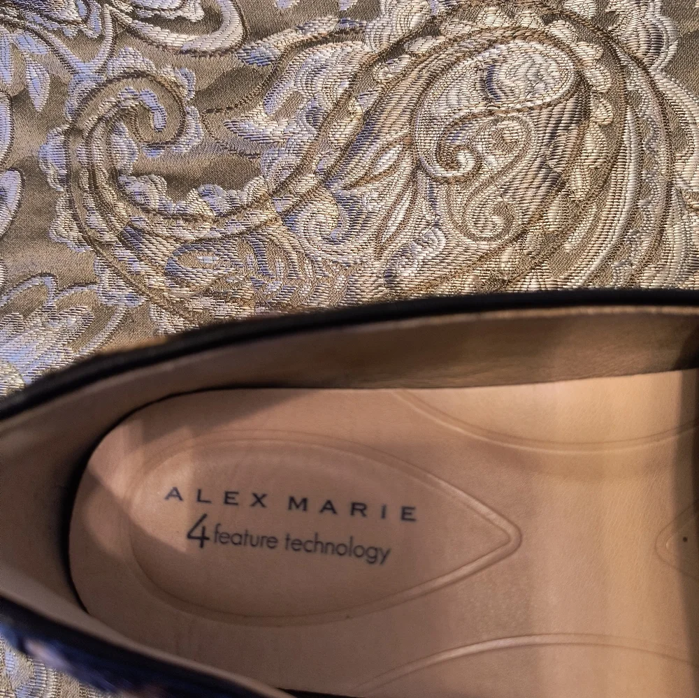 Alex Marie (Worn only Once) - Picture 2 of 3